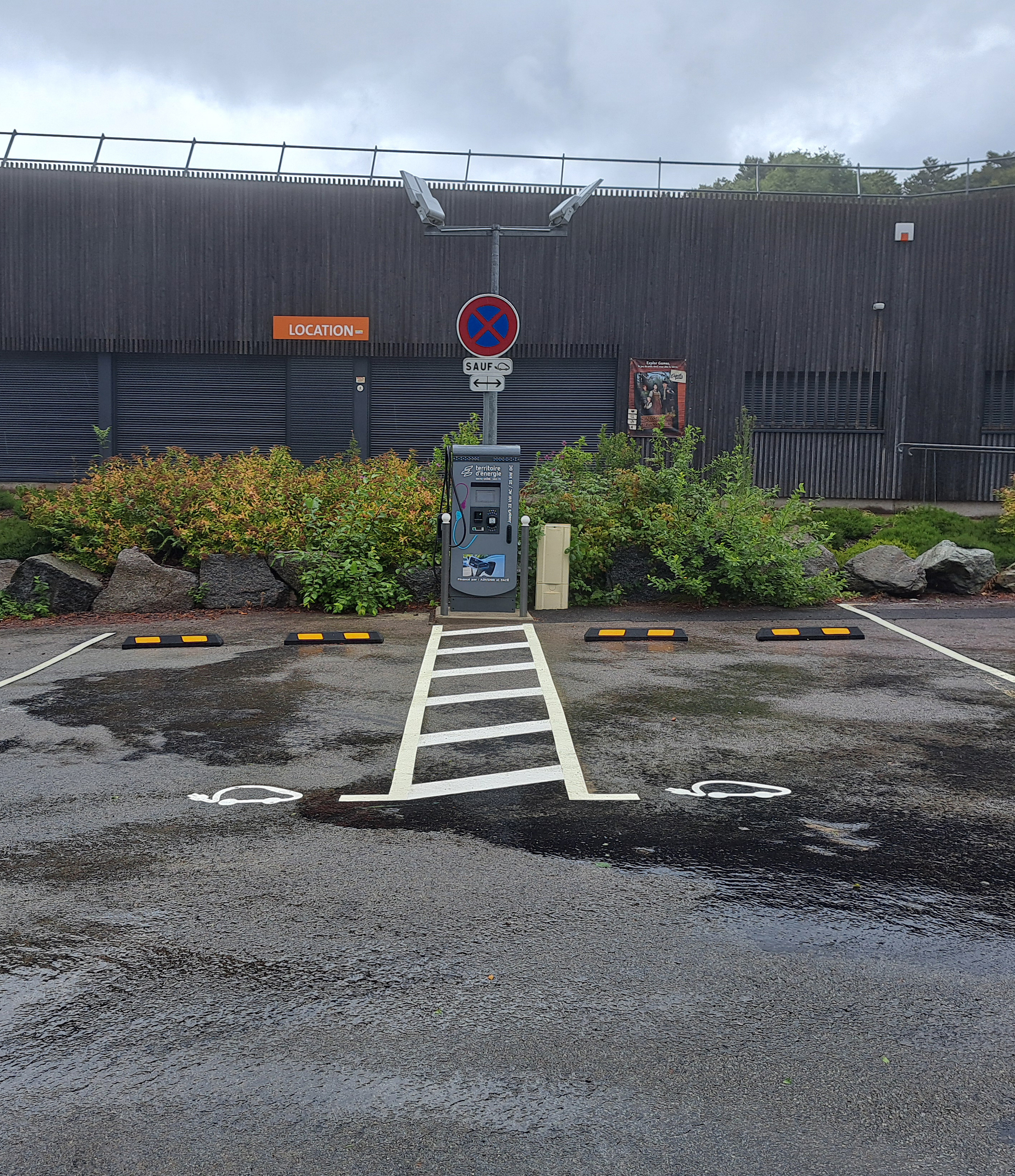 Installation d’une borne de recharge  pour véhicules électriques  à la Planche des Belles Filles